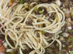 -歹歹的加个面过油肉拌面