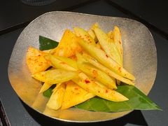 酸嘢青芒果-Ameigo梅果·云贵川bistro(长宁来福士店)