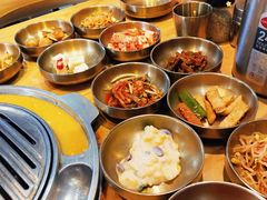 十道正宗韩国小菜-金顺韩式烤肉·网红烤肉店(广利路店)