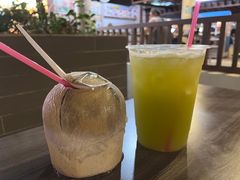 -东海岸人工湖美食村