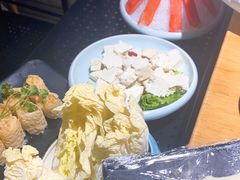 -洪氏嗨捞·广东猪肚鸡·椰子鸡火锅(西咸万象城店)