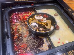 -老牌坊云南鱼豆花火锅(嵩山店)