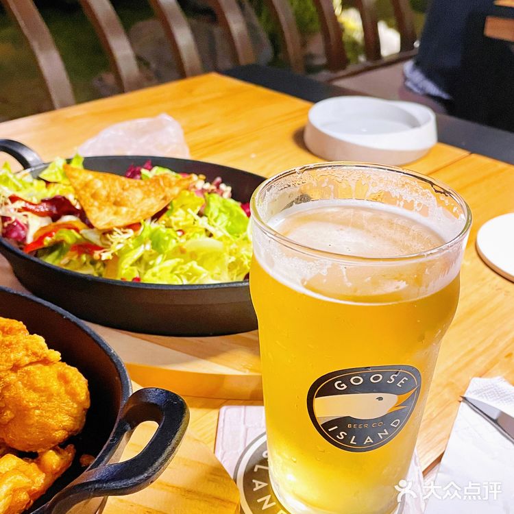 开到成都的鹅岛，精酿餐酒吧天花板！