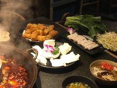 -渝涯重庆豆花老火锅(中赢国际店)