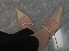 -BeLLE 百丽(凯德闵行商业中心店)