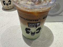 -库迪咖啡(越秀公园地铁站店)