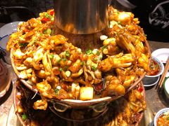 -沪小二炭火蛙锅(淮海中路美食不夜城店)