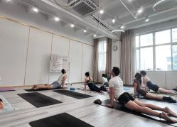 -亚太瑜伽普拉提学院