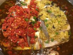 -阿瓦山寨·湘菜现炒·剁椒鱼头王(咸阳总店)