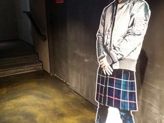 -PLAY HKPOP全息偶像演唱体验馆(威灵顿广场店)
