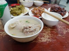 -雷祖芳老妈蹄花店