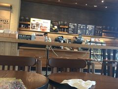 大堂-星巴克(泰安万达店)