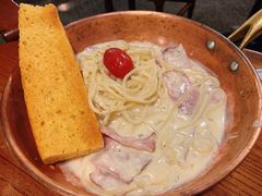 -I HOLIC艾豪丽披萨(KKone店)