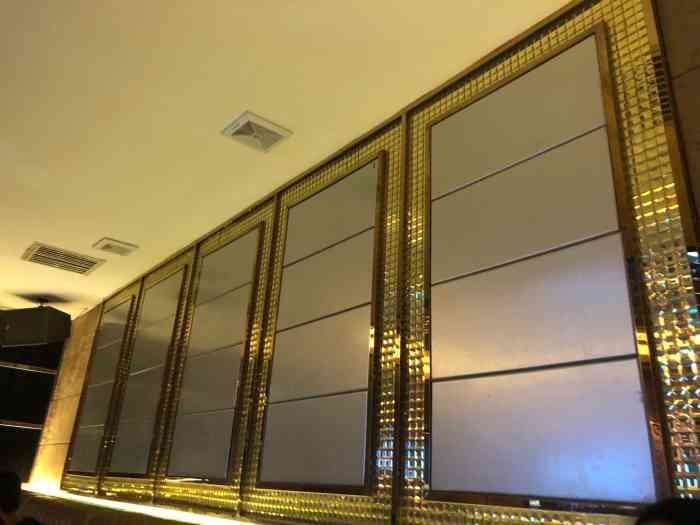 东方海岸ktv-"没有服务意识,坑爹的场所.简直就是垃圾.