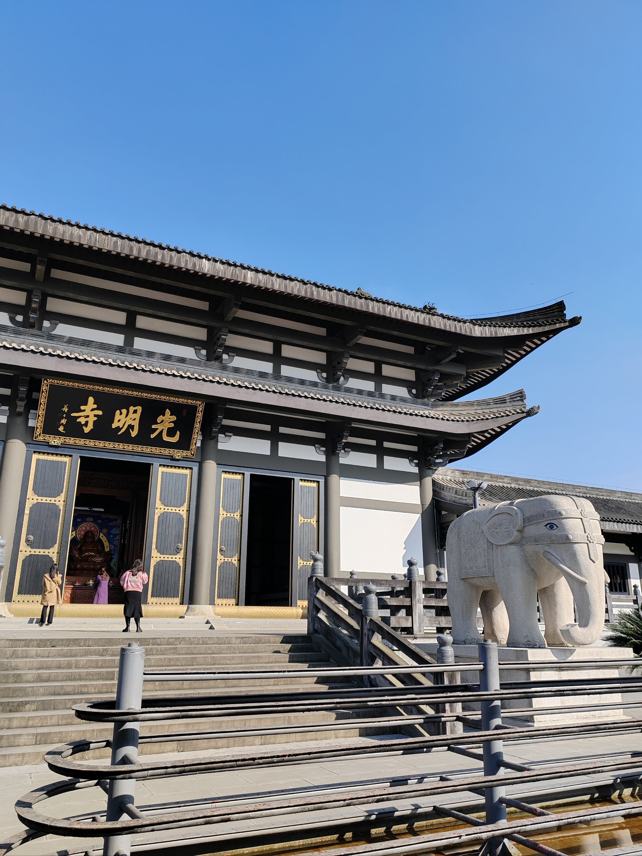 金黄色的禅院～光明寺