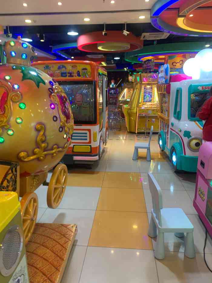 汤姆熊(龙之梦购物中心店)-"中山公园汤姆熊精品组长屈静,态度恶劣,人