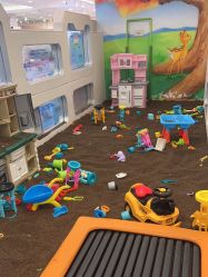 -孩子王童乐园(唐山万达广场店)