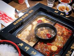 -老牌坊云南鱼豆花火锅(哈西万达店)
