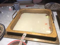 -尚尚仙·酸汤猪手·猪肚鸡火锅(华联万柳购物中心店)