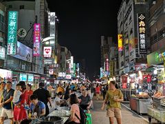 -六合夜市