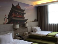 -西安大雁塔科技大学地铁站亚朵酒店