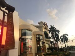 -Cha Café and Bistro