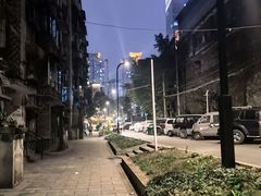 -卡皮巴拉炸卤店