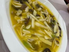 鸡腿菇烩海参-光明邨大酒家(汇阳广场店)