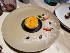 -The ROOF (通盈中心店)