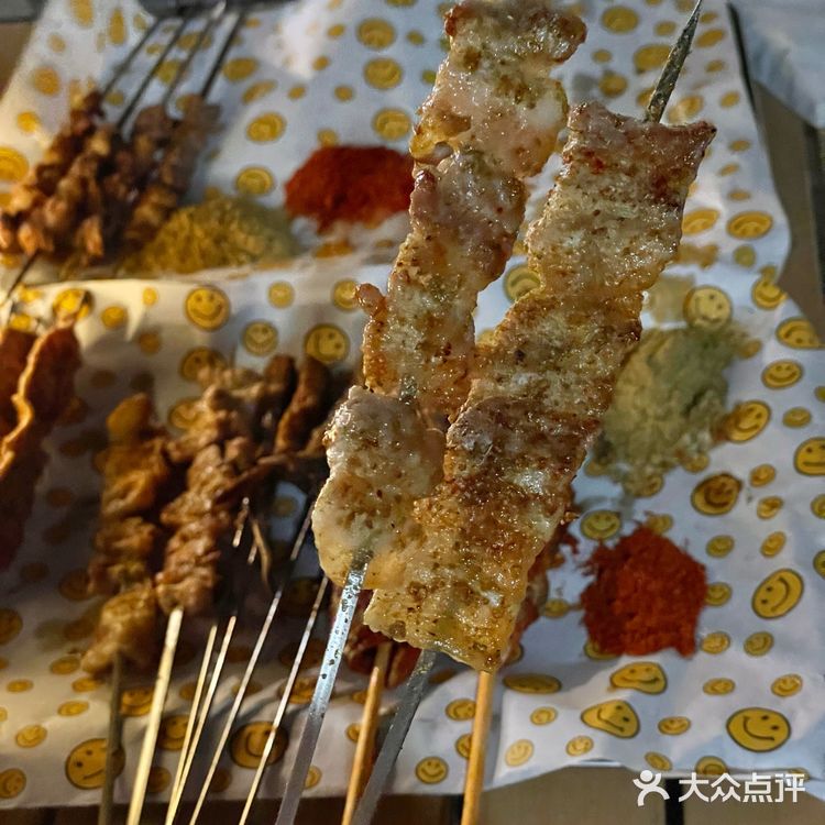 从野摊就开始追的烧烤，胸口油一绝❗️
