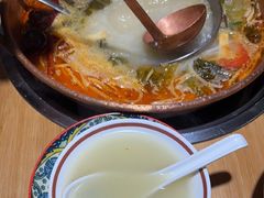 -洱火云南酸菜牛肉火锅(石景山当代商城店)