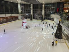 -冰纷万象滑冰场(深圳万象城店)