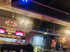 -樱花里音乐餐吧·牛扒椰子鸡(东圃店)