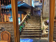 -老牌坊云南鱼豆花火锅(爱建店)
