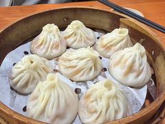 -莱莱小笼·乔艾
