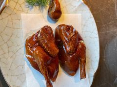 脆皮乳鸽-新荣记(BFC外滩金融中心店)