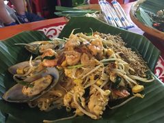 -席娜卡琳火车铁道夜市