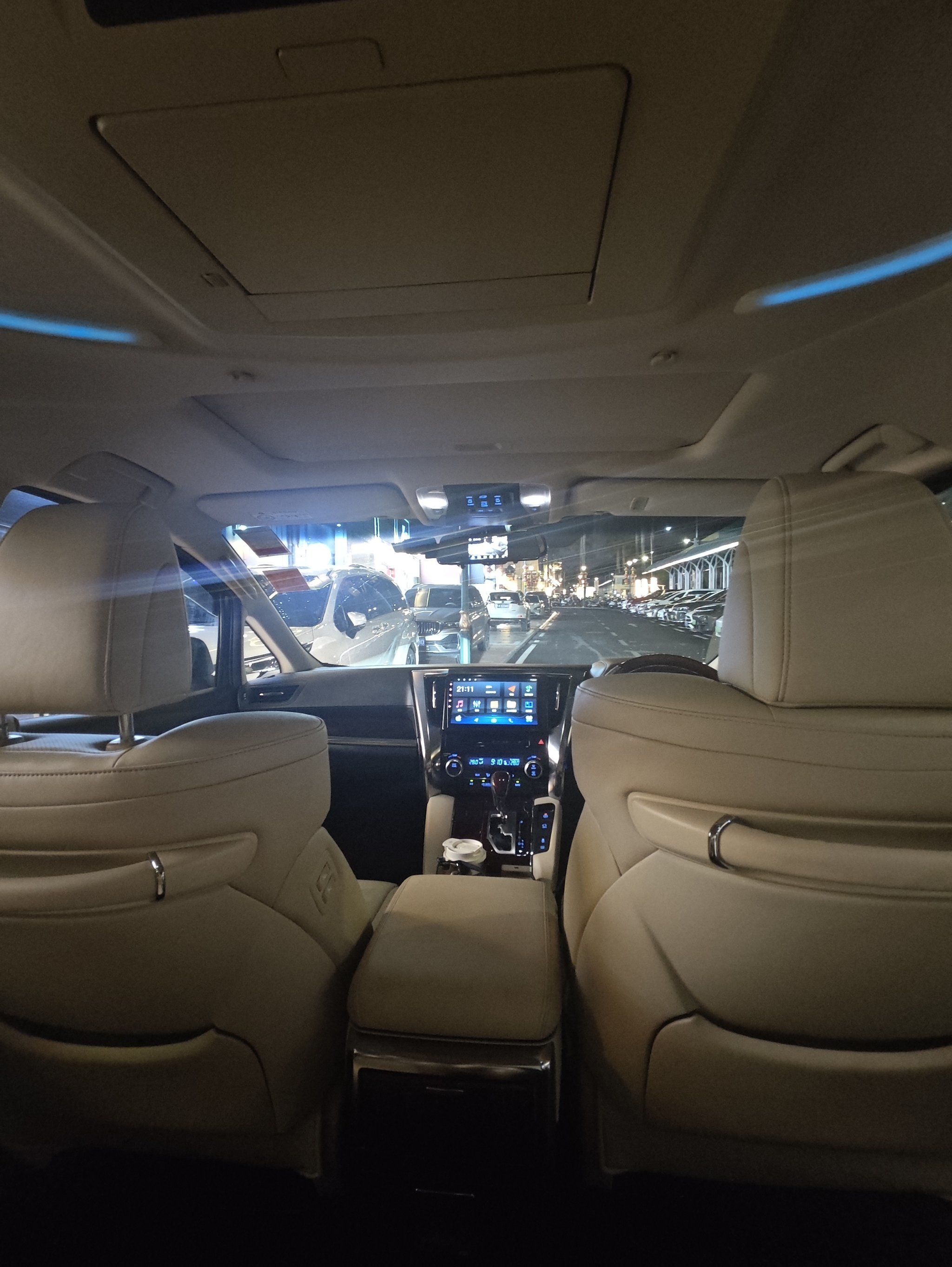 包了个专车去香港迪士尼玩