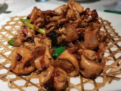 沙姜爆有膏鲜鱿-五稻厨房粤西菜(新闻店)