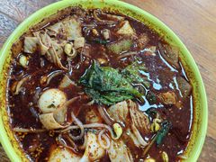 -不起眼麻辣烫凉皮店