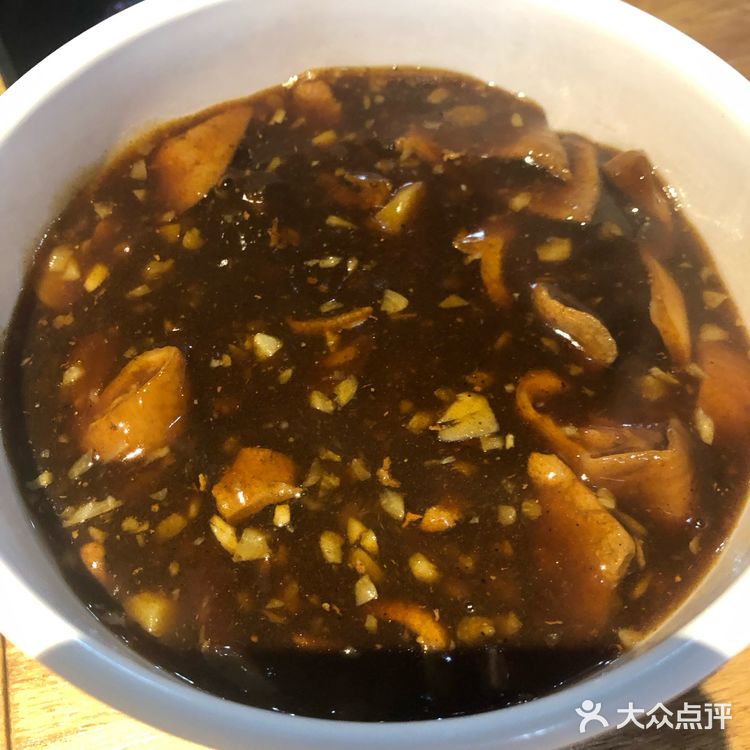 期望有点大，得粘醋吃，单独吃会有点油腻，牛肉大葱的