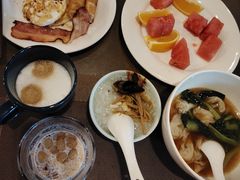-飨食汇全日制餐厅·昆山皇冠假日酒店(九方店)