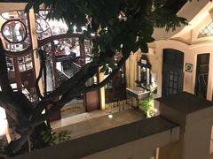 -Majestic Café