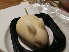 慕斯酸奶兔冰激凌-海底捞火锅(大融城店)