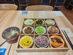 九宫格（盲盒）-轻蔬不用等·素食(江苏路店)