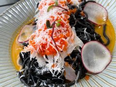 阿拉斯加蟹肉配海胆酱墨鱼汁意面-CHILLAX轻乐时(侨建·Hi City店)