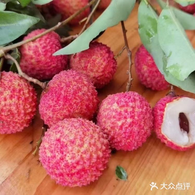 夏天必备甜品：荔枝果冻！