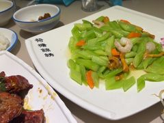 -老码头黑皮肘子锅包肉(赣水路店)