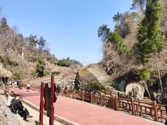 -梅岭月亮湾山体公园