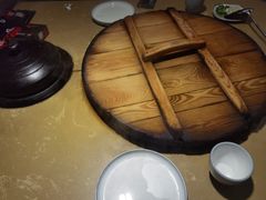 -万里闯关东铁锅炖菜馆(高新旗舰店)